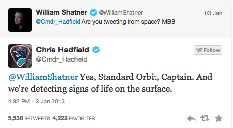 Tweet exchange between Chris Hadfield and William Shatner