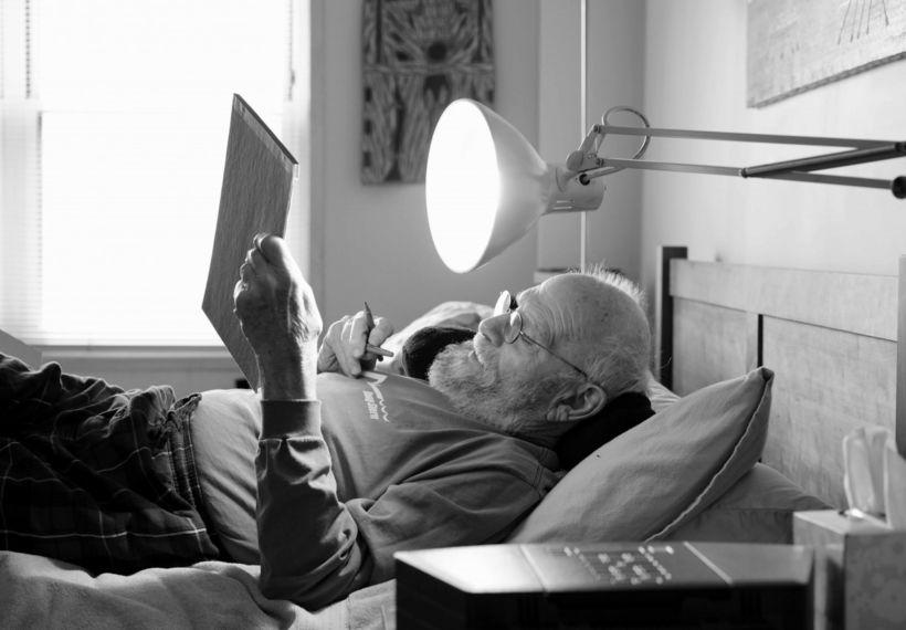 Photo by Bill Hayes of Oliver Sacks at work taken in February 2015, courtesy of OliverSacks.com.