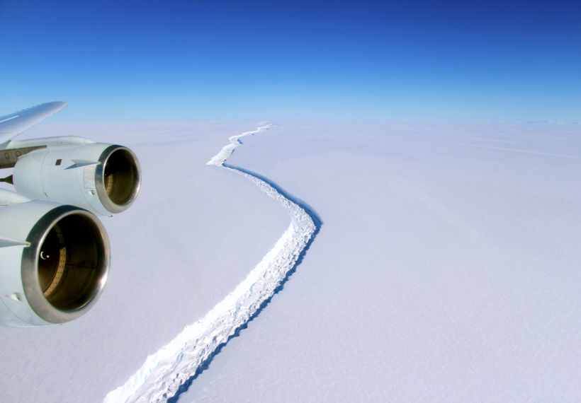 Airborne photo showing the rift in the Larsen C ice shelf in the Antarctic Peninsula, taken by John Sonntag/NASA.