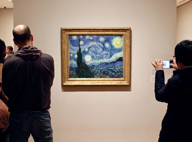 Sienna Kuhn's photo of people looking at The Starry Night.