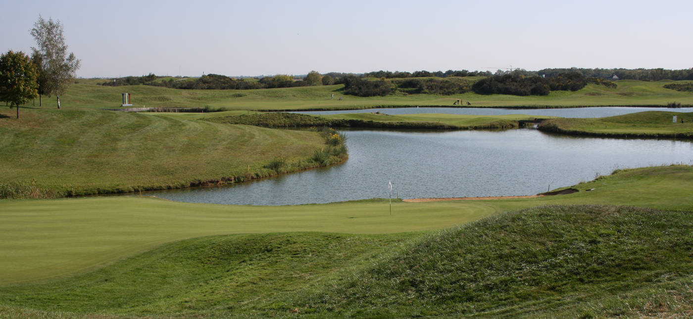 Lionel Allorge's photo showing the Golf National, a golf course in Guyancourt, France, via Wikimedia Commons.
