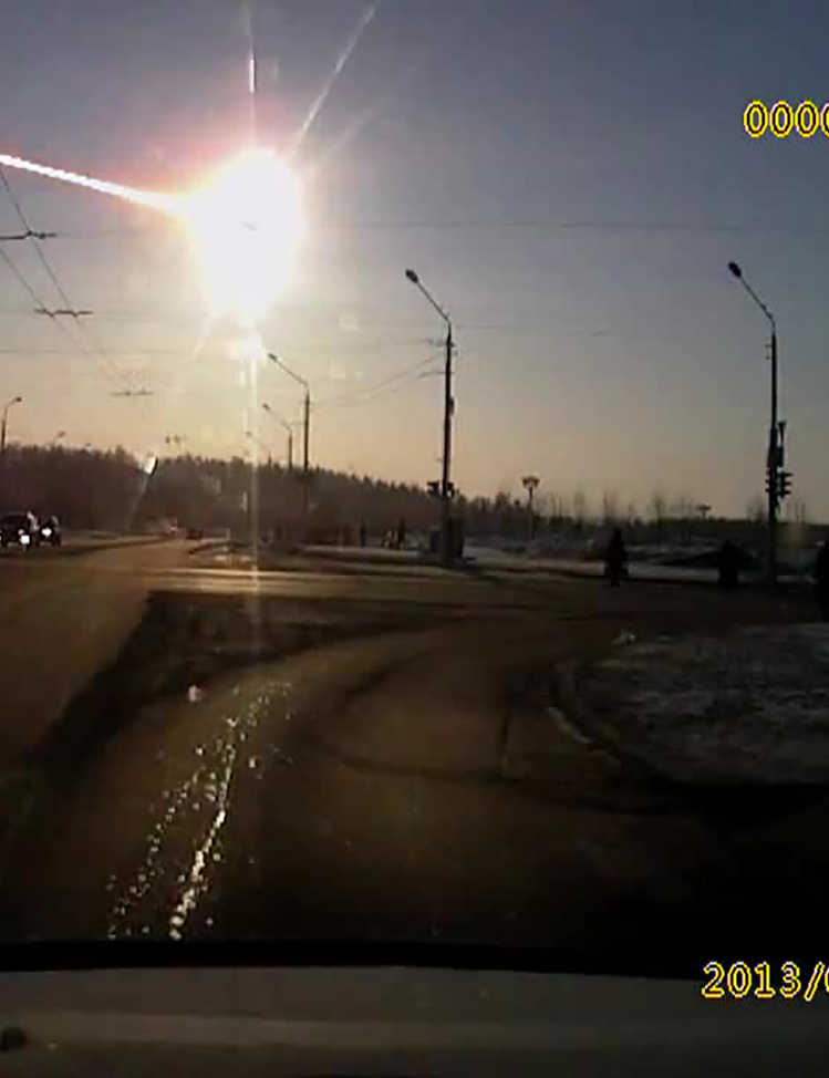Screen grab from Aleksandr Ivanov’s video of the Chelyabinsk meteor on February 15, 2013, via Wikimedia Commons.