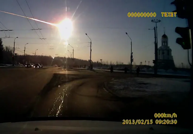Screen grab from Aleksandr Ivanov’s video of the Chelyabinsk meteor on February 15, 2013, via Wikimedia Commons.