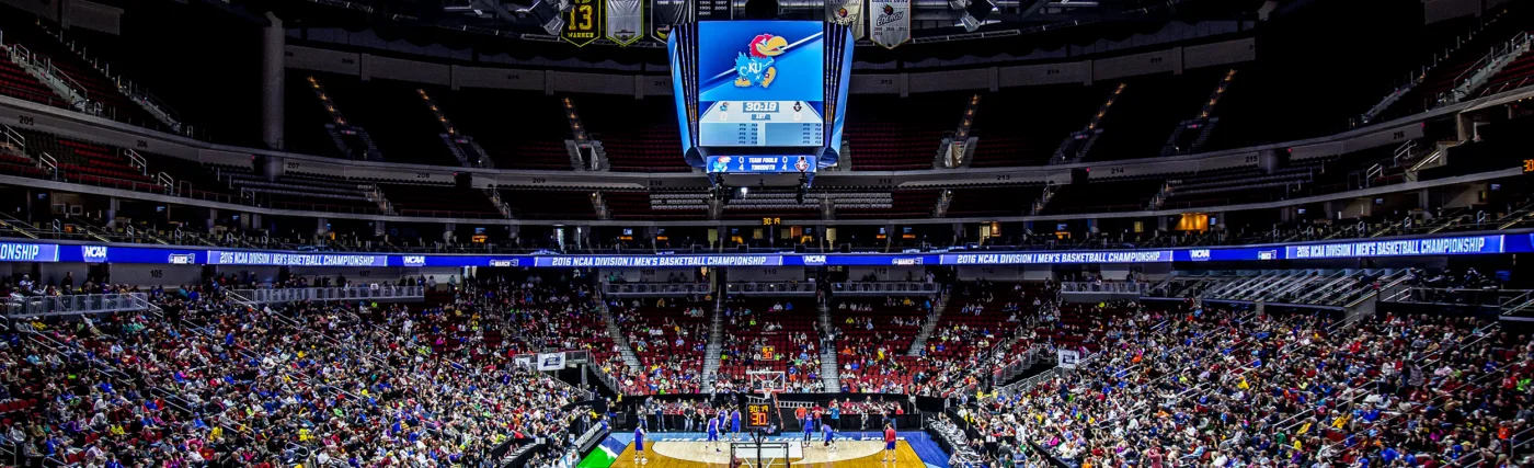 Phil Roeder’s photo of a big crowd attending the free practice sessions before the NCAA tournament gets underway.