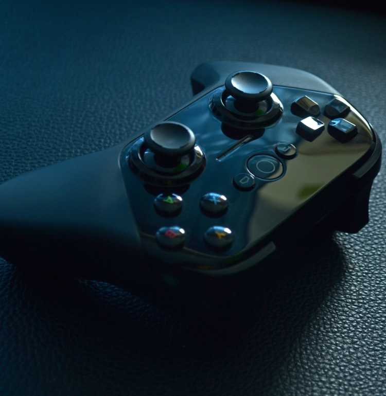 Android TV game controller