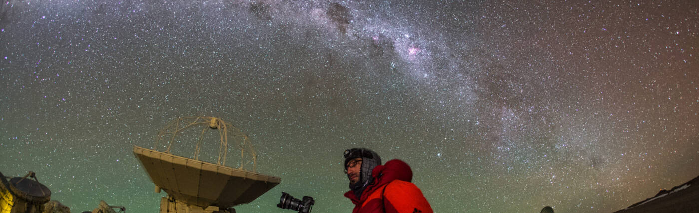 High on the Chajnantor Plateau, some 5000 metres above sea level it can get extremely cold at the site of the Atacama Large Millimeter/submillimeter Array (ALMA). Babak Tafreshi, one of ESO's Photo Ambassadors and part of the ESO Ultra HD Expedition team is shown here capturing the cool cosmos.
