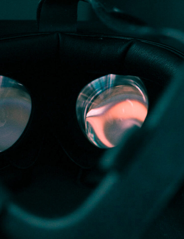 Image of an oculus rift headset