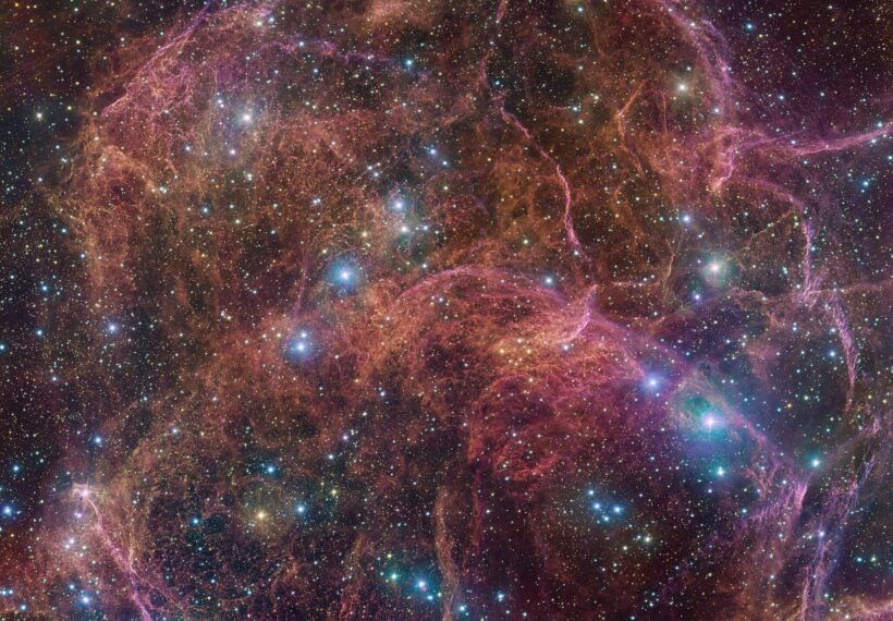 The Vela supernova remnant imaged by the VLT Survey Telescope