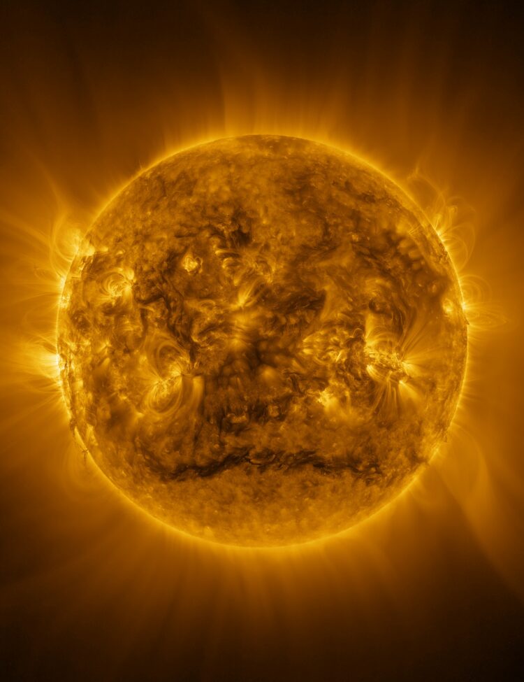 Five years into its mission, Solar Orbiter stuns again with this detailed view of the Sun. What you see is the Sun’s million-degree hot atmosphere, called the corona, as it looks in ultraviolet light.